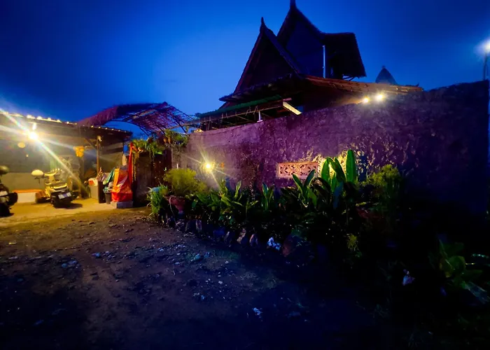 Kubu Yr Village 招待所 4*